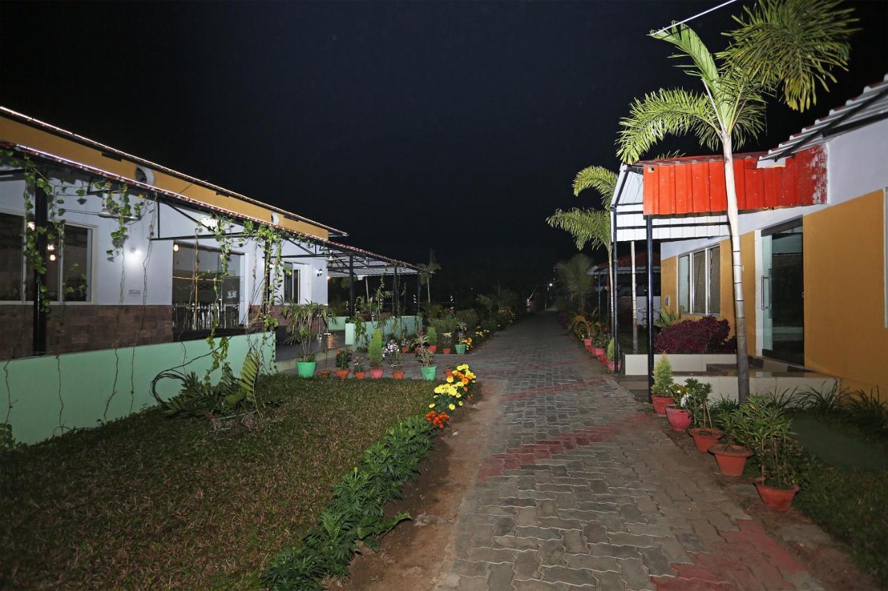 Oyo 26670 The Ranch Hotel Puri Kültér fotó
